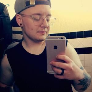 Meet your Posher, Avery